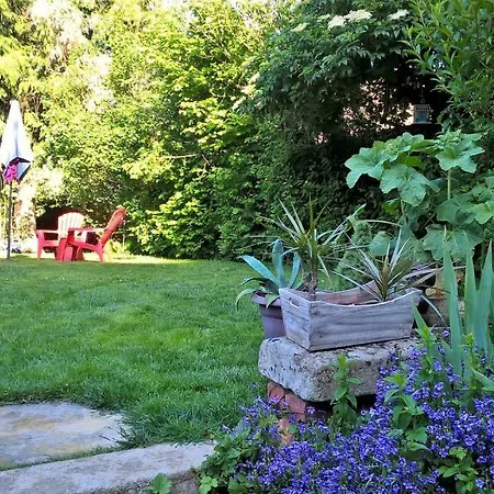 Le Clos Manceau Bed & Breakfast 3*