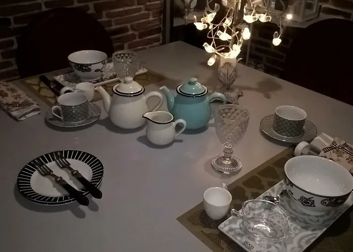 לינה וארוחת בוקר Le Clos Manceau 3*